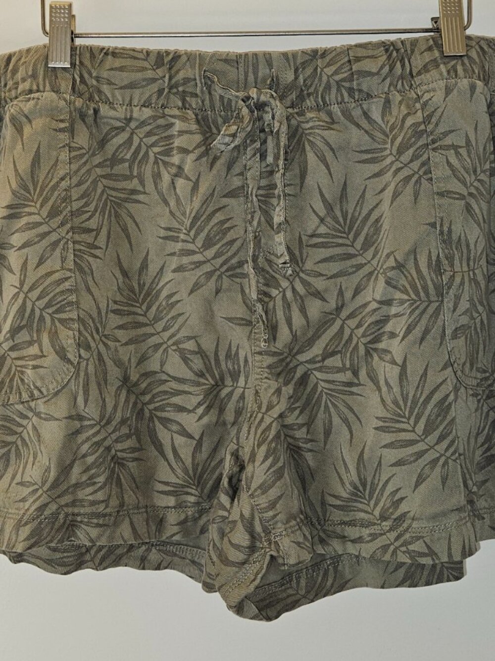 Gap Casual Drawstring Short - so comfortable! Tropical Print in Green, size XXL